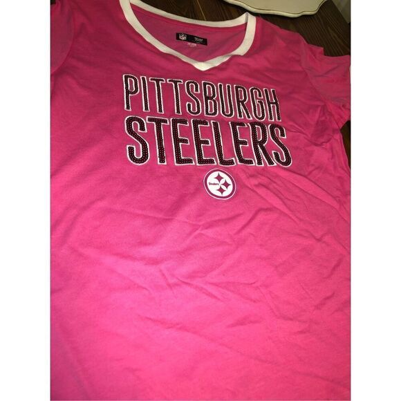 NFL Pittsburgh Steelers V-neck Short Sleeve Shirt  Pink Girls 14-16 NWT Barbie P - Picture 2 of 7